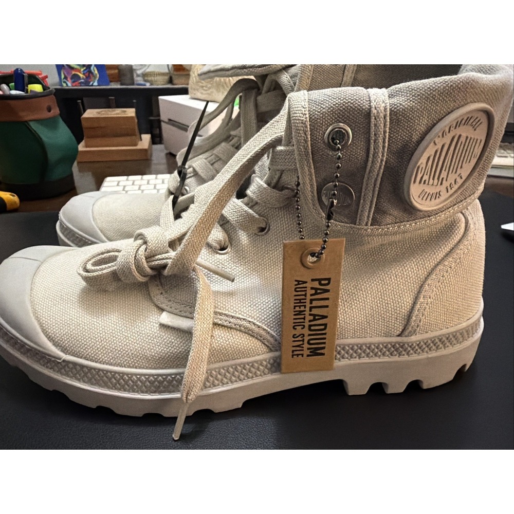 Palladium Women's Pampa Hi V Varsity 87914-238-M Size 8.5 Sahara Hi Boot w/ Box